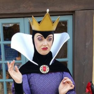 Meet your Posher, Mia